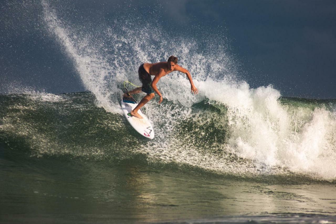 The Spot Surfcamp Hotel Biscarrosse Exterior photo